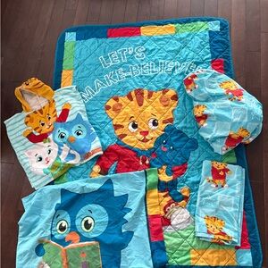 Daniel Tiger Toddle bedding set